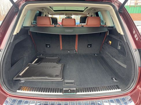 Used 2017 Volkswagen Touareg Executive image 9