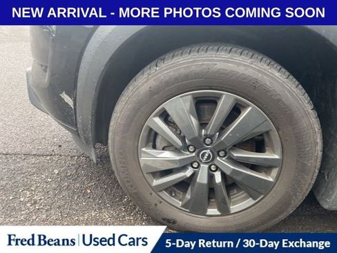 Used 2024 Nissan Pathfinder S image 14