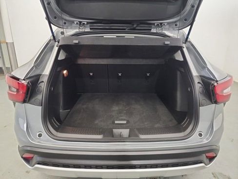 Used 2024 Chevrolet Trax LT image 9