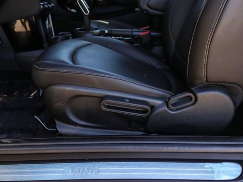 Used 2023 MINI Cooper 2-Door Hardtop FWD image 25