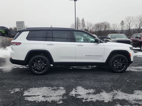 New 2025 Jeep Grand Cherokee L Limited image 4