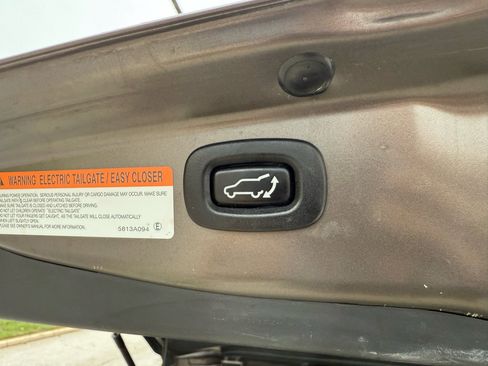 Used 2018 Mitsubishi Outlander SEL image 28