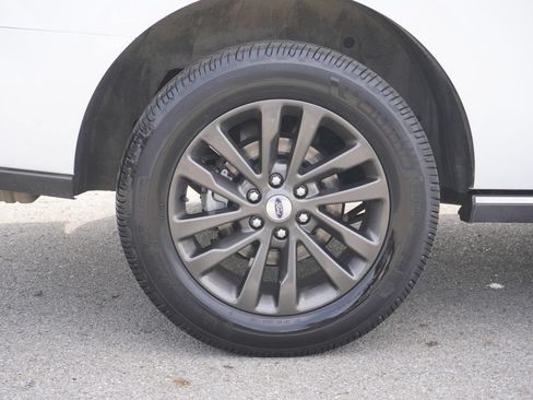 Used 2021 Ford Expedition Limited AWD/4WD image 12