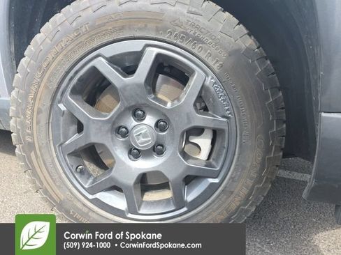 Used 2025 Honda Pilot TrailSport image 2