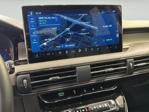 Used 2025 Lincoln Corsair FWD image 18