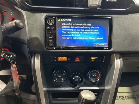 Used 2017 Toyota 86 image 23