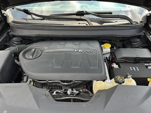 Used 2022 Jeep Cherokee Limited AWD/4WD image 18