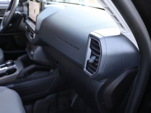 Used 2025 Ford Bronco Sport Badlands image 11