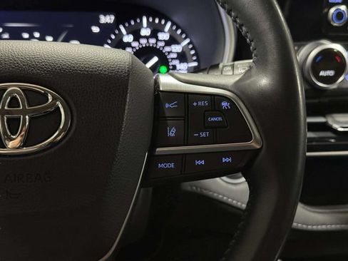 Used 2020 Toyota Highlander XLE AWD/4WD image 20
