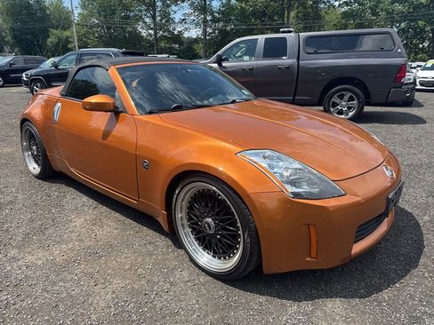 Used 2005 Nissan 350Z Touring RWD image 9