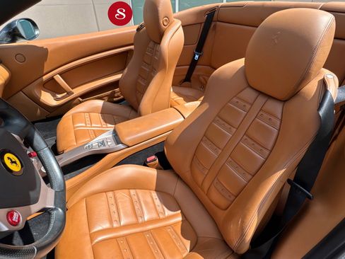 Used 2013 Ferrari California RWD image 13