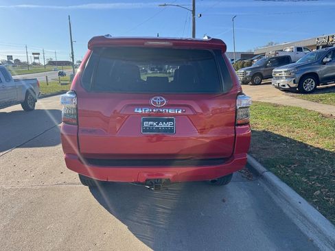 Used 2018 Toyota 4Runner SR5 Premium image 4