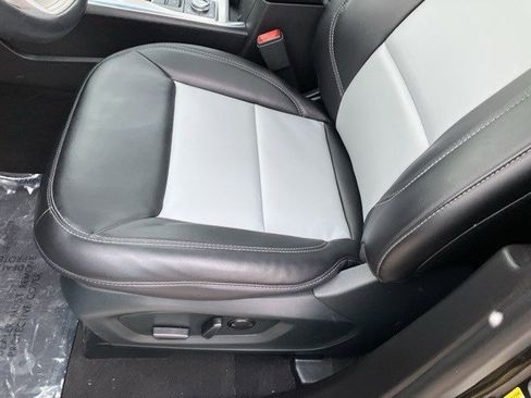 Used 2023 Ford Explorer XLT w/ Equipment Group 202A image 11