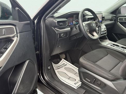 Used 2023 Ford Explorer XLT image 23