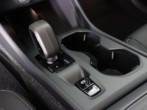 New 2025 Volvo XC40 B5 Core w/ Climate Package image 7