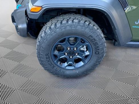 Used 2023 Jeep Wrangler Unlimited w/ Sun & Screen Package AWD/4WD image 34