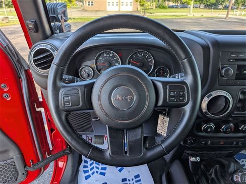 Used 2017 Jeep Wrangler Unlimited Rubicon w/ Dual Top Group image 18