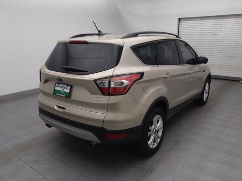 Used 2018 Ford Escape SE w/ SE Sync 3 Package FWD image 9
