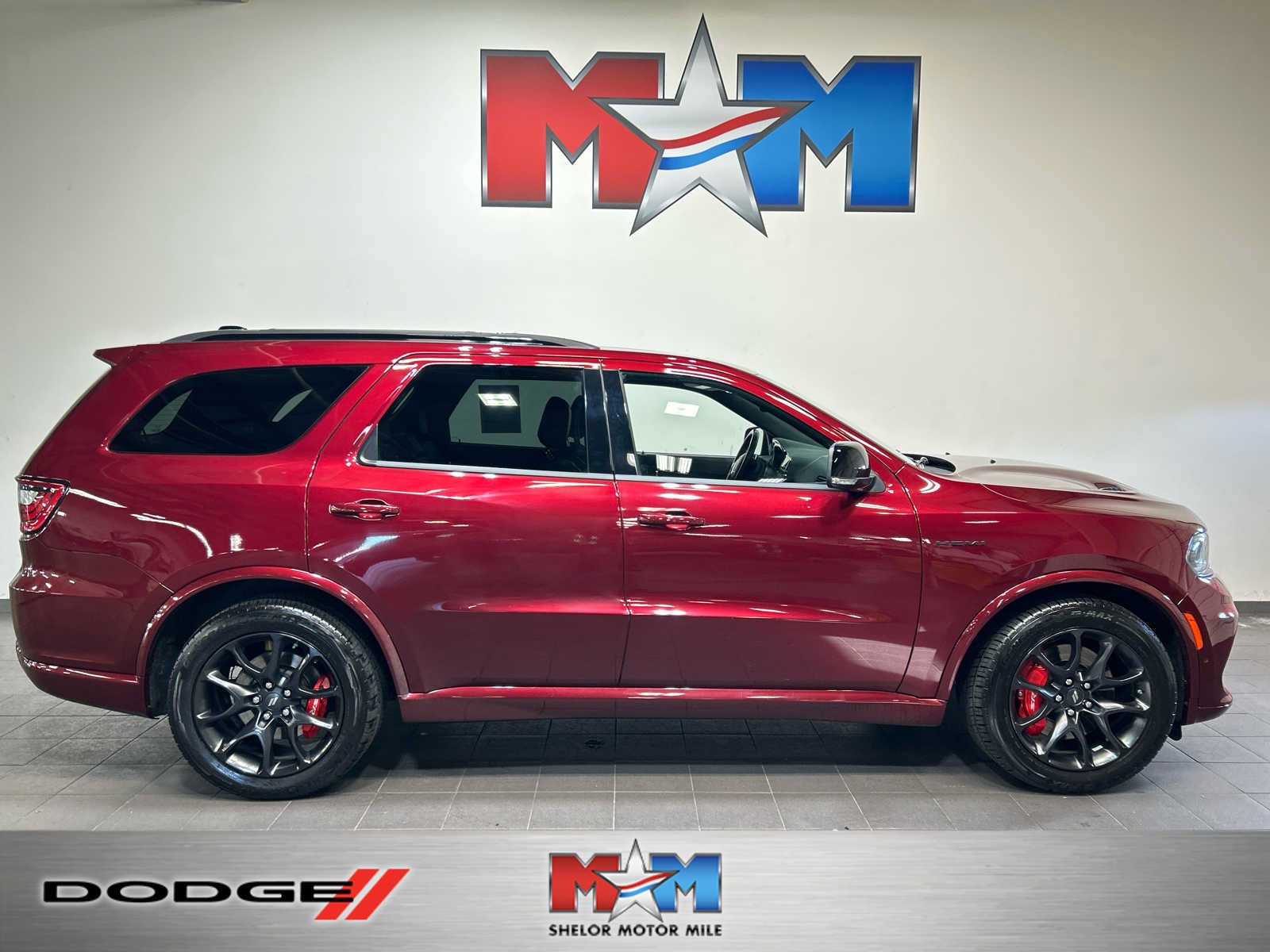 Used 2023 Dodge Durango R/T w/ Tow 'N Go Package AWD/4WD image 1
