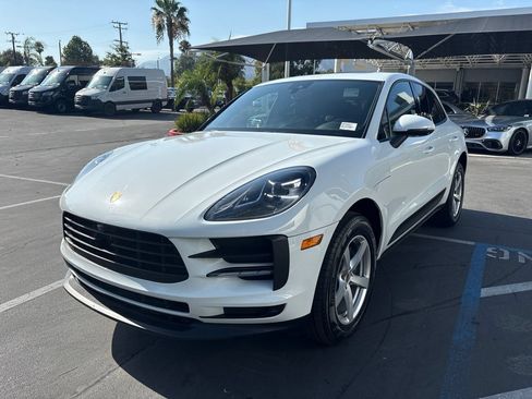Used 2020 Porsche Macan AWD/4WD image 3