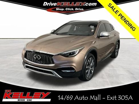 Used 2017 INFINITI QX30 Premium w/ Technology Package AWD/4WD image 1