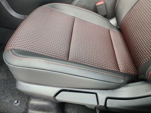 New 2025 Nissan Kicks SR image 18