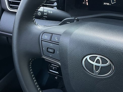 Used 2025 Toyota Camry SE image 22