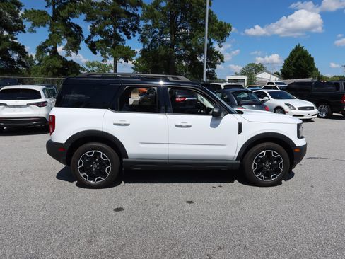 Used 2025 Ford Bronco Sport Outer Banks AWD/4WD image 3