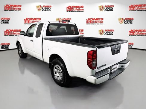 Used 2020 Nissan Frontier S image 2