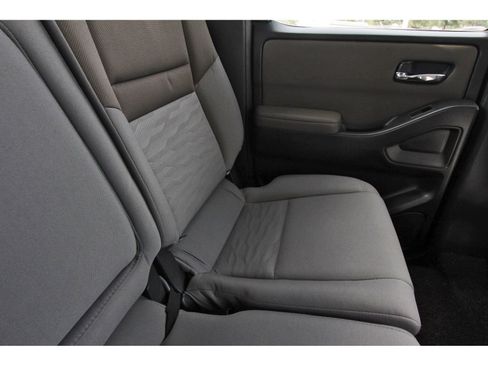 Used 2022 Nissan Frontier SV w/ Technology Package image 15