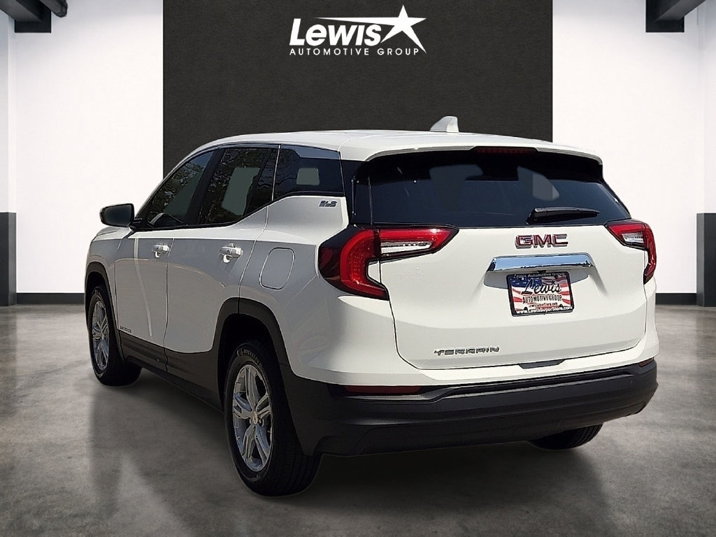Used 2024 GMC Terrain SLE FWD image 3
