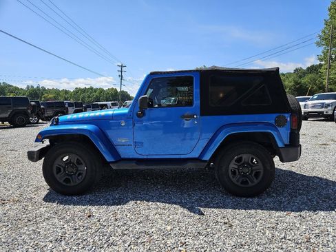 Used 2015 Jeep Wrangler Sahara w/ Connectivity Group AWD/4WD image 5