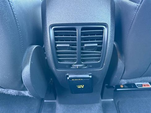 Used 2016 Ford C-MAX Energi SEL w/ Equipment Group 302A FWD image 31