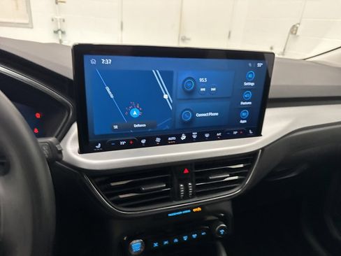 Used 2024 Ford Escape Platinum image 17