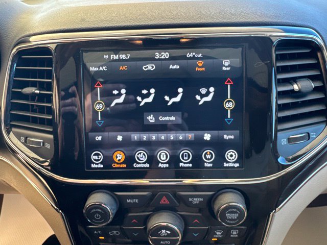 Used 2021 Jeep Grand Cherokee Limited w/ Premium Lighting Group AWD/4WD image 18