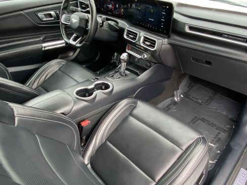 Used 2024 Ford Mustang Premium image 9