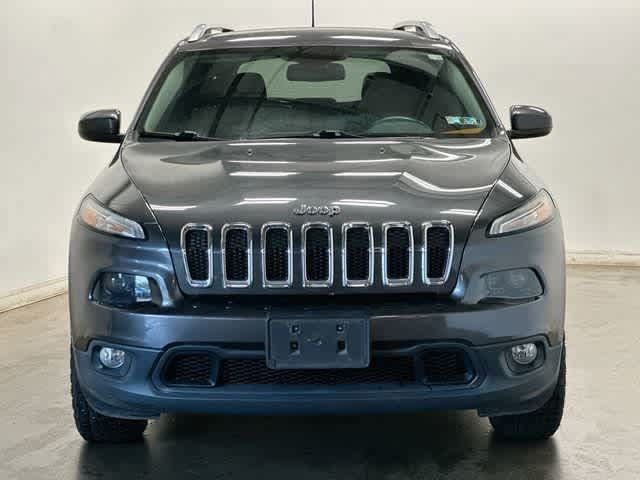 Used 2016 Jeep Cherokee Latitude w/ Cold Weather Group AWD/4WD image 19