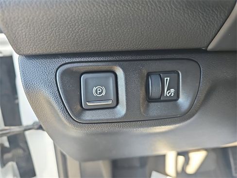 Certified 2023 GMC Acadia SLE w/ Driver Convenience Package image 26