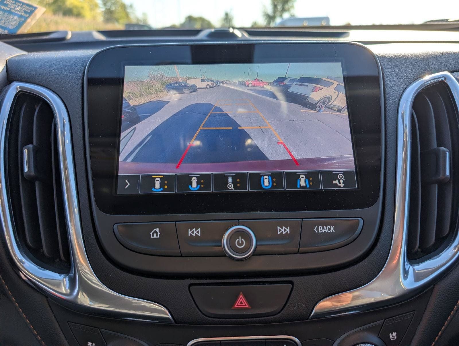 Used 2020 Chevrolet Equinox Premier AWD/4WD image 17