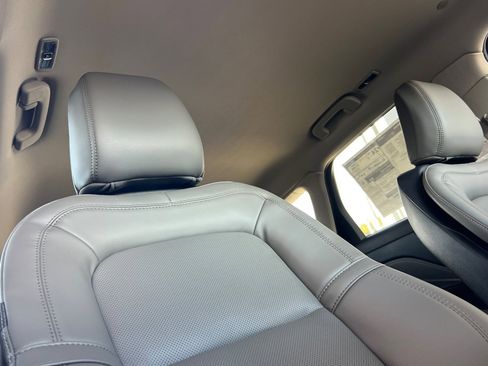 New 2025 Lincoln Corsair AWD w/ Equipment Group 101A image 15