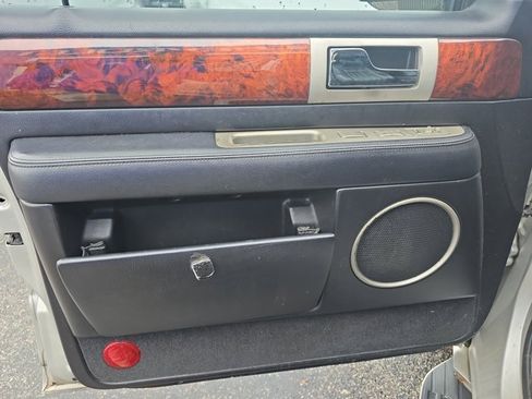 Used 2003 Lincoln Navigator Luxury image 20