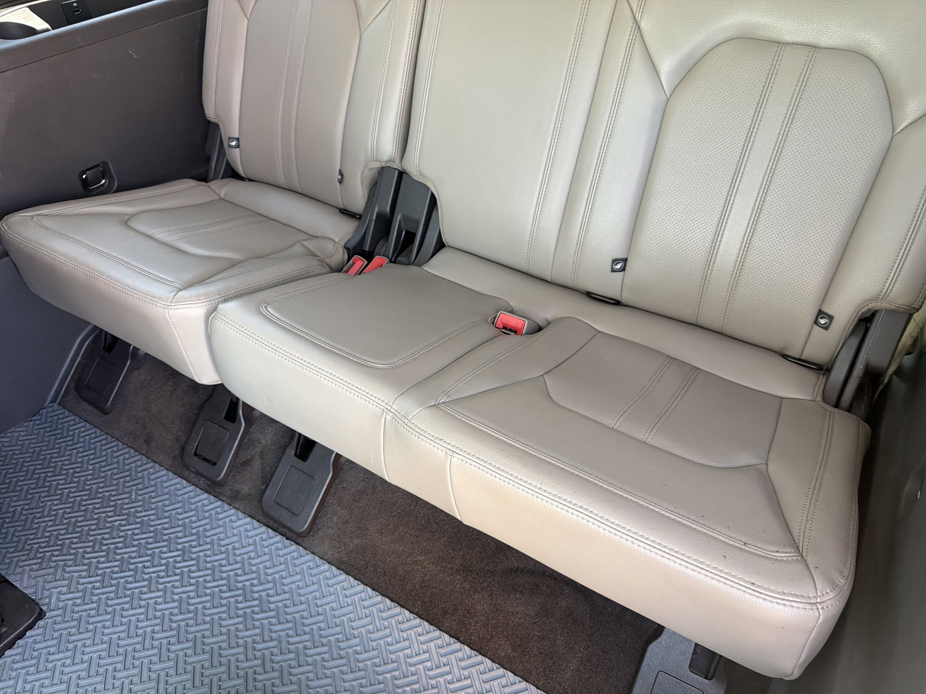 Used 2018 Ford Expedition Max Limited w/ Equipment Group 302A RWD image 26