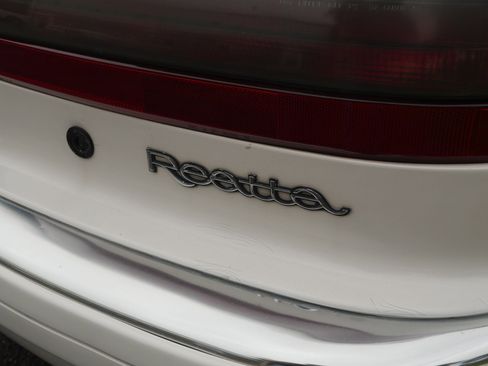 Used 1990 Buick Reatta Convertible image 23