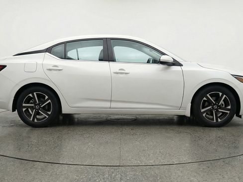 Used 2025 Nissan Sentra SV image 11