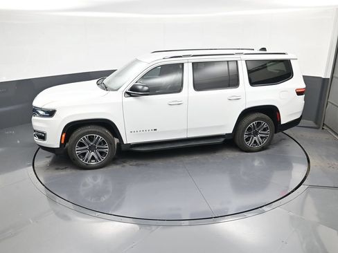 Used 2024 Jeep Wagoneer Series II w/ Flexible Seating Group RWD image 31