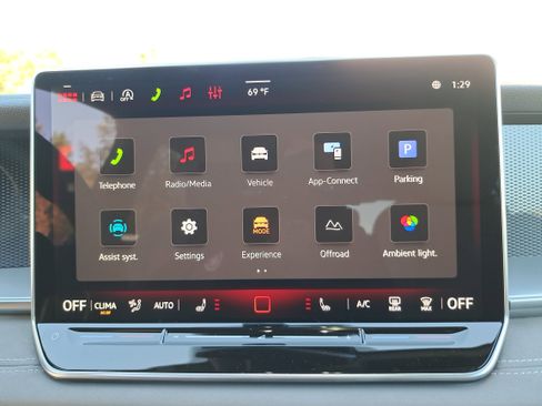 New 2026 Volkswagen Tiguan SE R-Line image 22