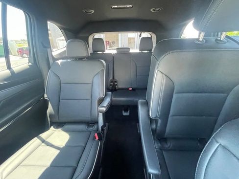 Used 2025 Buick Enclave Preferred FWD image 24