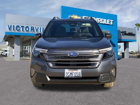 Used 2025 Subaru Forester Premium w/ Convenience Package #1 AWD/4WD image 9
