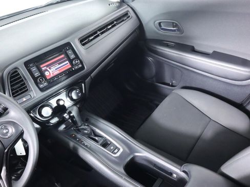 Used 2021 Honda HR-V LX image 27