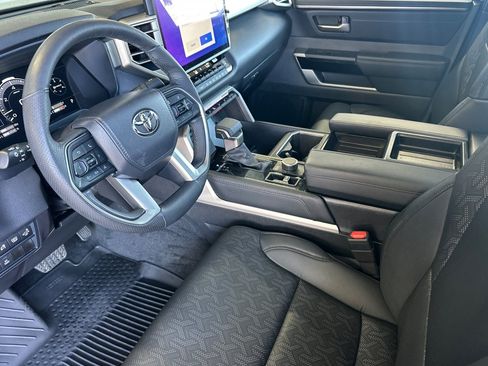 Certified 2025 Toyota Tundra Limited AWD/4WD image 9